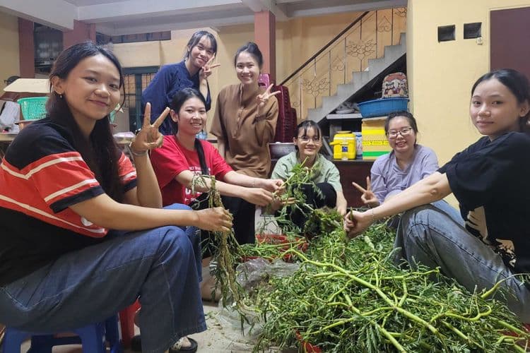 Tham Gia Công Quả Tại Chùa Phật Bửu Quận 3 TP.HCM