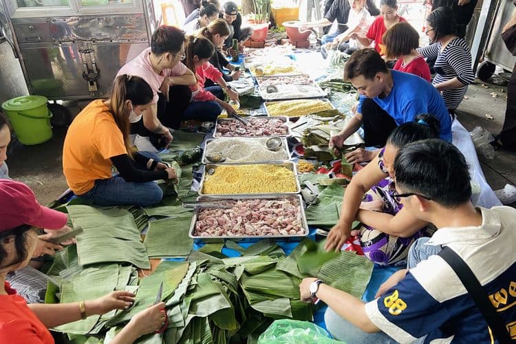 Smile Gift góp nhân sự trong 2.000 đòn bánh tét nghĩa tình tình